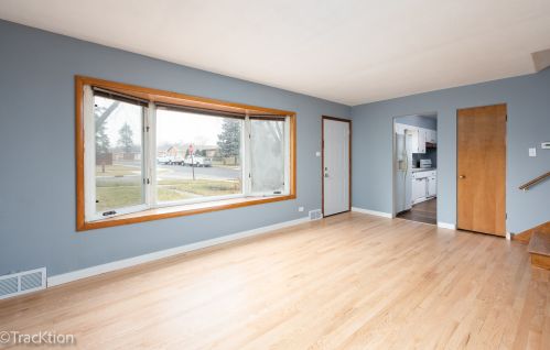 245 3rd Ave, Villa Park, IL 60181-2031