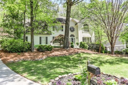 4306 Summit Ct, Marietta, GA 30066-2392