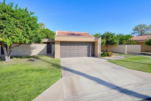 7532 Regency Dr, Palm Springs, CA 92264-6738