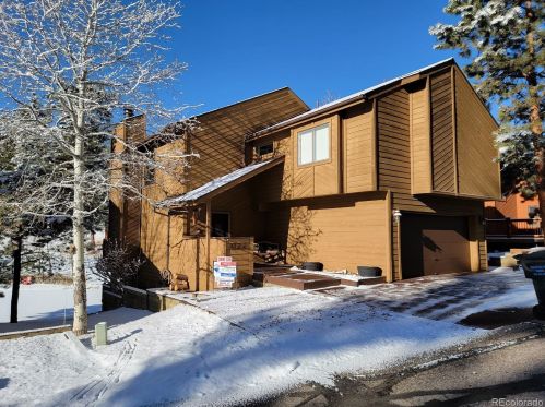 4122 Timbervale Dr, Lakewood, CO 80439