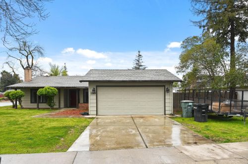 2600 Finlandia Ave, Modesto, CA 95358-1228