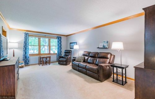 2224 Ariel St, Saint Paul MN  55109-2852 exterior