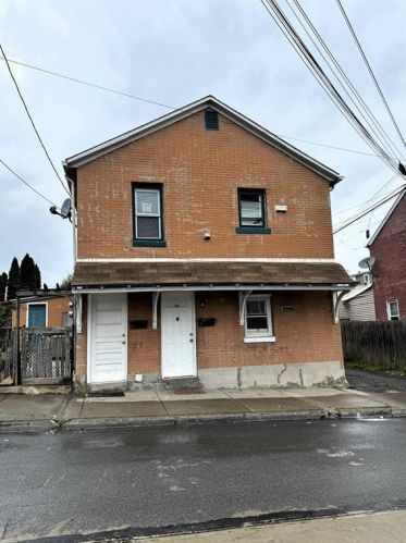 35 Liberty St, Allentown, PA 18102-5215