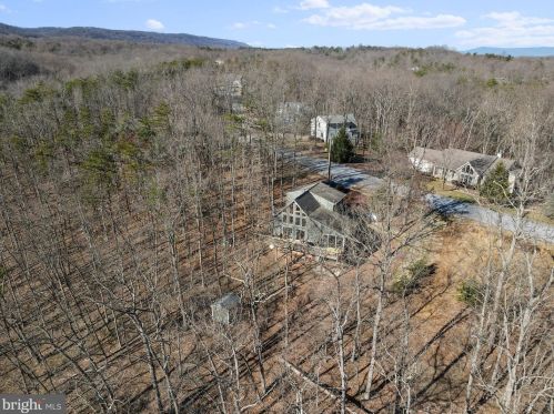 166 Nemacolin Trl, Hedgesville WV  25427-4272 exterior