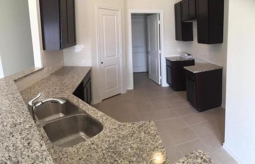 1524 Chama Dr, Fort Worth TX  76119-2666 exterior