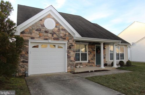 46 Meadowview Dr, Pilesgrove, NJ 08098-2547