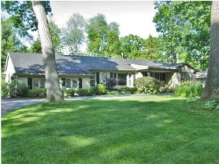 3438 Shakespeare Ln, Toledo, OH 43615-1657