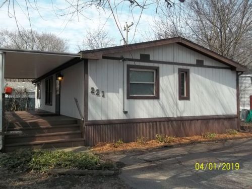 221 Dewey St, Urbana, IL 61802-4609