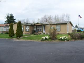 1016 Luke St, Independence, OR 97351-9408