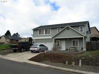 305 Callahan Dr, Roseburg, OR 97471-4893