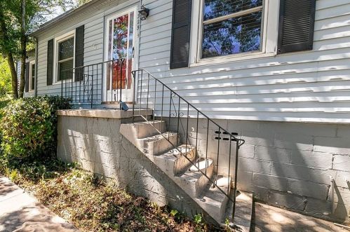 325 Frasier St, Marietta, GA 30060-2270