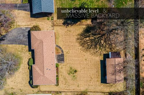 226 Mark Ave, Marietta, GA 30066-6113