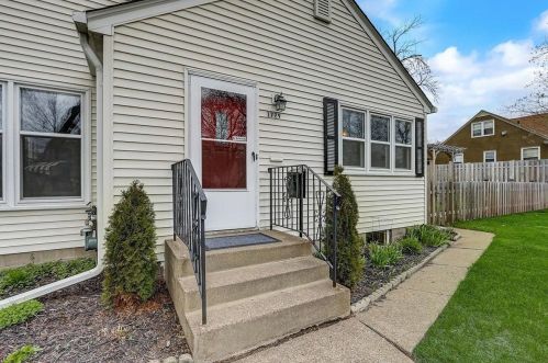 1729 5th St, Saint Paul MN  55112-6547 exterior