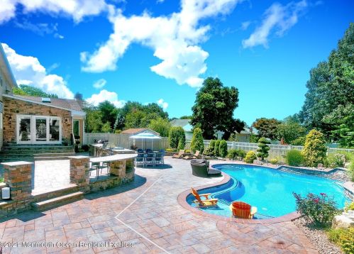 149 Bowne Rd, Tinton Falls NJ  07712-2519 exterior