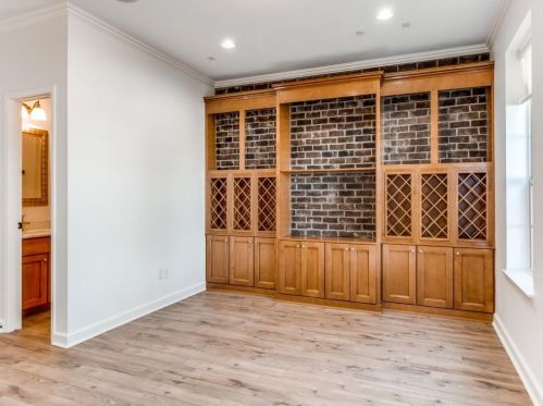 3942 Sugar Tree Way, Addison TX  75001-4424 exterior