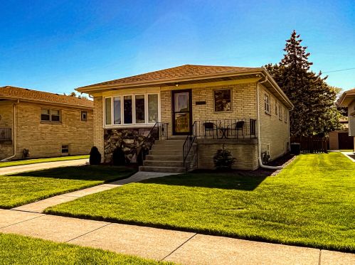 4160 Wehrman Ave, Schiller Park, IL 60176-1845