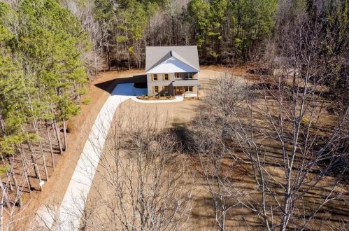 80 Sears Rd, Porterdale, GA 30016-7302
