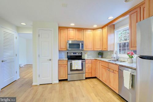 5026 Round Tower Pl, Columbia MD  21044-1322 exterior