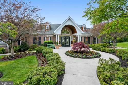 203 Cricket Hill Cir, Princeton NJ  08540-9010 exterior