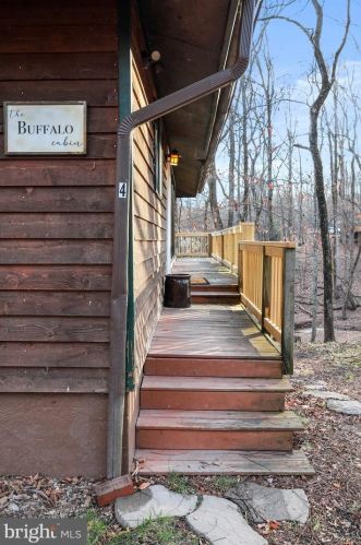 4 Pileated Woodpecker Ln, Hedgesville WV  25427-6232 exterior