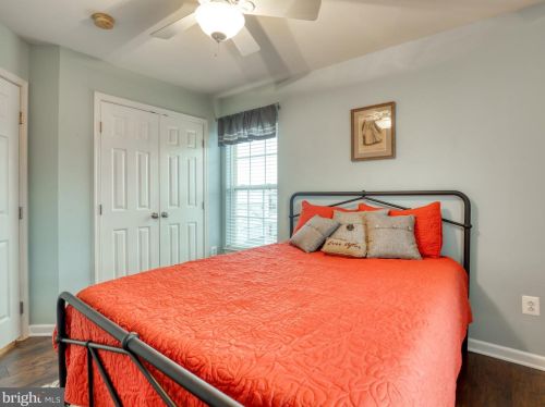 12 Payne St, Charles Town WV 25414-5536 exterior