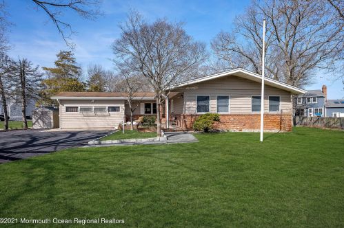 3705 River Rd, Point Pleasant Beach, NJ 08742-2052