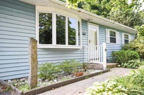 175 Ocean Rd, Portsmouth, NH 03801-6015