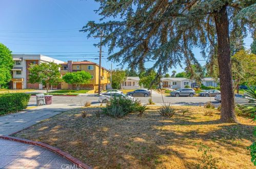 913 Maple St, Glendale CA  91205-1828 exterior