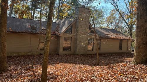 613 Falling Leaf Dr, Lilburn, GA 30047-3648
