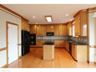 5 Naturewood Cir, Hampton, VA 23666-6040