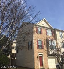 2423 Clover Field Cir, Herndon VA  20171-4326 exterior