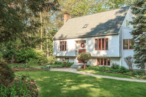 3 Kevin Rd, Nashua, NH 03062-2221