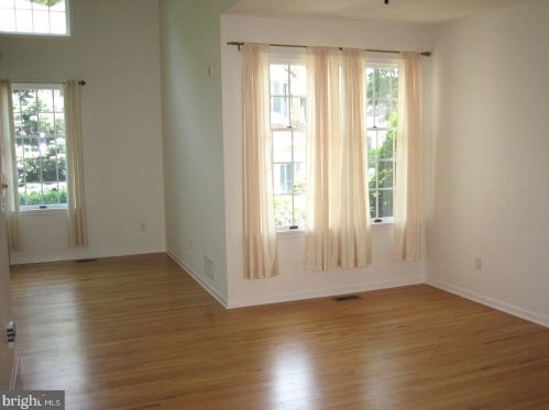 27 Stonewall Cir, Princeton NJ  08540-1441 exterior