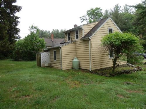 383 Main St, Upper Stepney CT  06468-1136 exterior