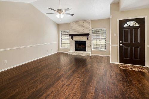 4013 Kenwood Dr, Bryan, TX 77802-3684