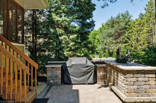 4766 Cumberland St, Saint Paul MN  55126-6061 exterior