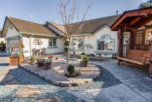 1253 River Bluff Dr, Valley Home, CA 95361-2655