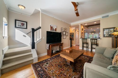 792 Inman Mews Dr, Atlanta, GA 30307-2498