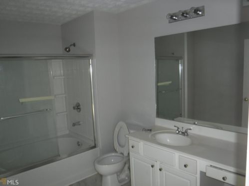 758 Celeste Ln, Atlanta GA  30331-8606 exterior