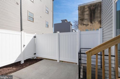 1937 4 St, Philadelphia PA 19140-2417 exterior