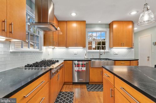 322 Northwest Dr, Silver Spring MD 20901-1431 exterior