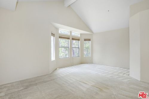 889 Calle Amable, Glendale CA  91208-3058 exterior