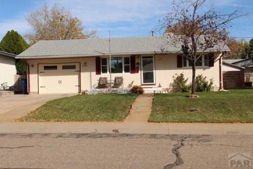 3311 Devonshire Ln, Pueblo CO  81005-3218 exterior