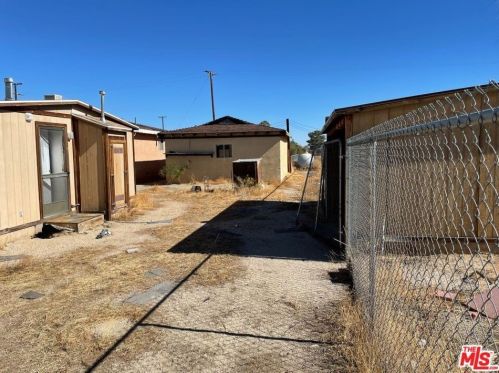 16548 Avenue, Crystalaire, CA