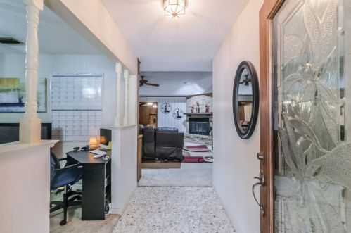 506 Kahn St, Ezzell, TX 77964-2185