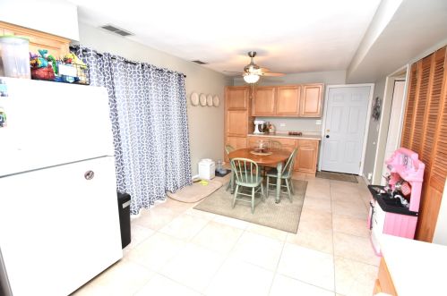 731 Sand Crk Dr, Carol Stream IL  60188-9138 exterior