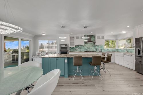 450 25 St, Upland CA 91784-8338 exterior