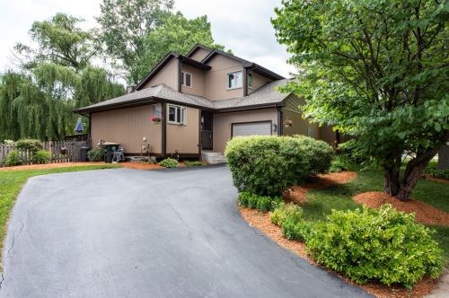 482 Donin Dr, Antioch, IL 60002-2510