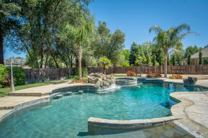 2910 Montana Sky Dr, Redding, CA 96002-5155