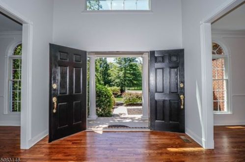 2 Waterford Ct, Flemington, NJ 08822-3385